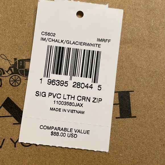 NWT COACH WRISTLET  - signature cream zip - giftable with Coach bag - Picture 3 of 4